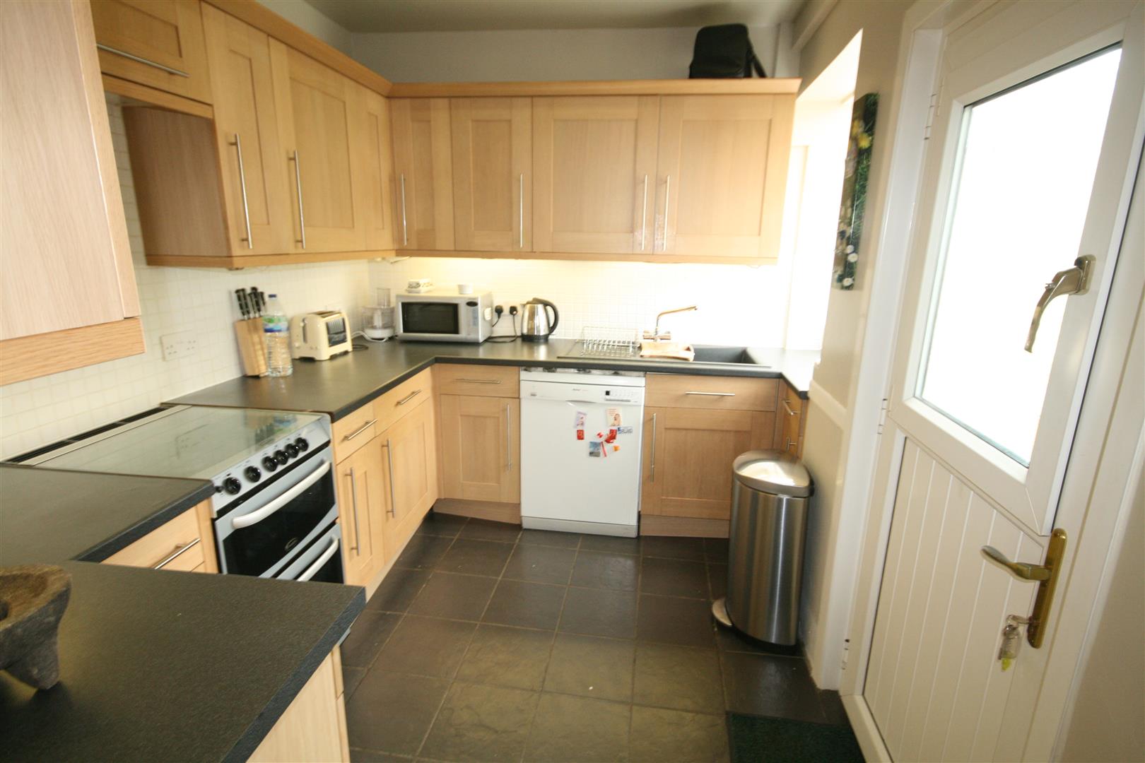 4 bedroom end terrace house Let Agreed in Barnoldswick - 013.JPG